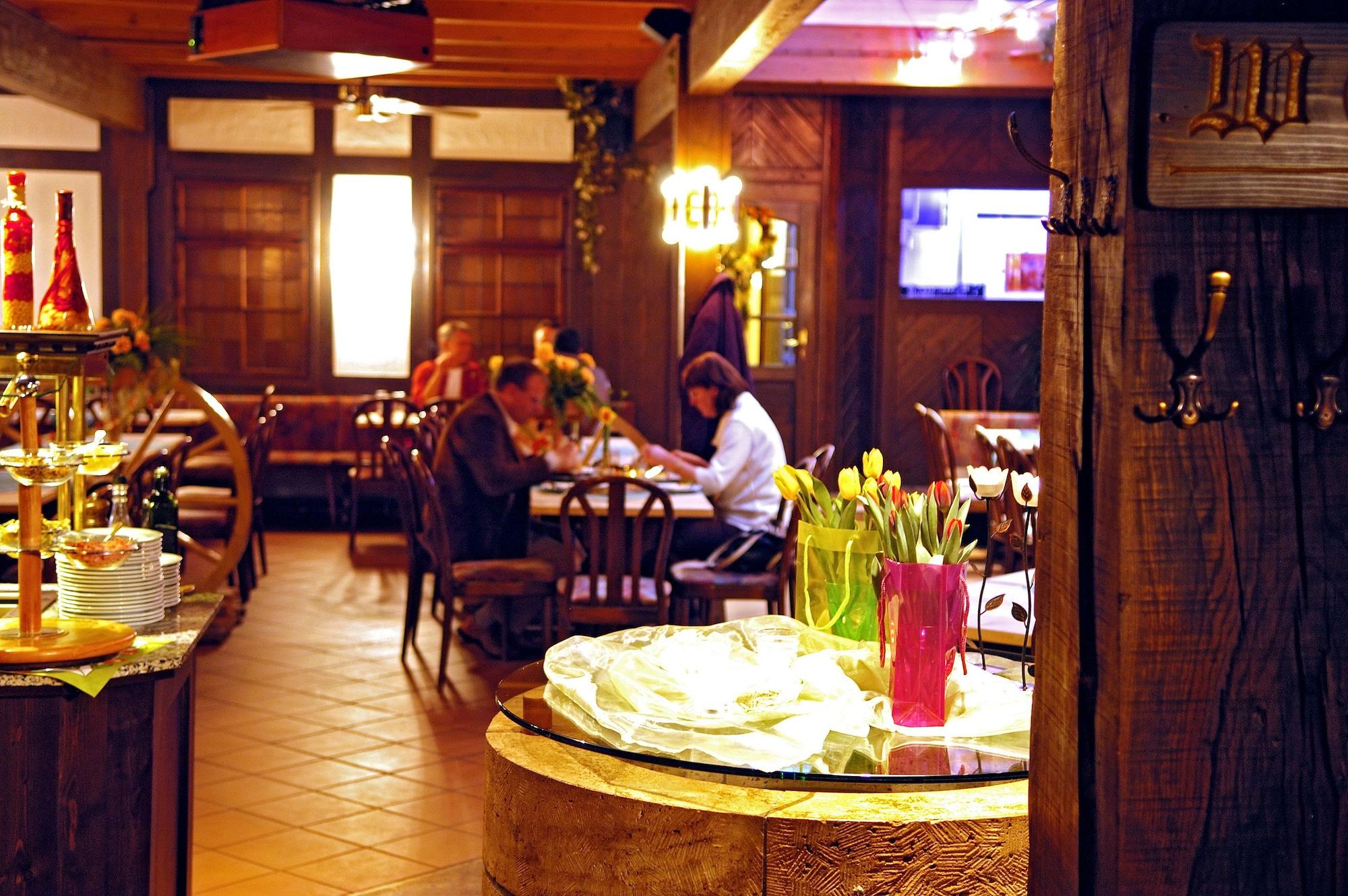 Hotel Brauhaus Zum Loewen à Mühlhausen Extérieur photo